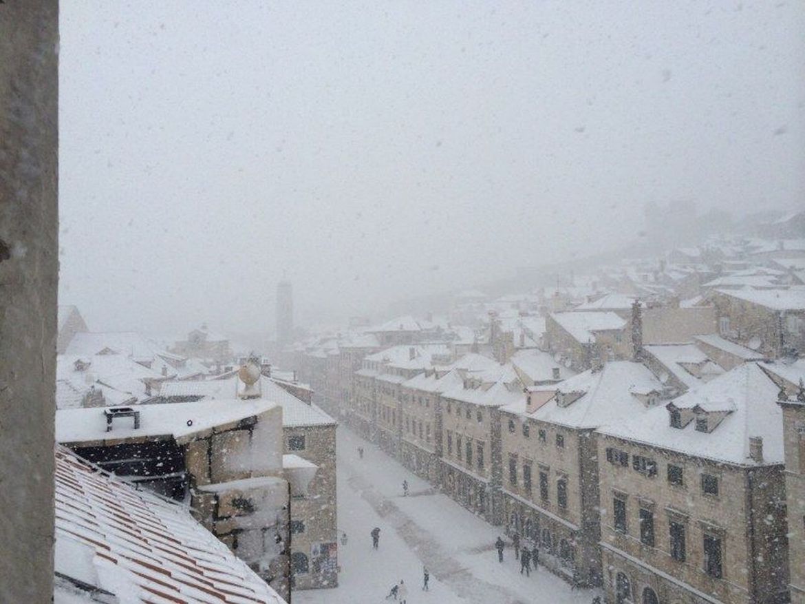 Dubrovnik je prije šest godina na današnji dan zabijelio snijeg