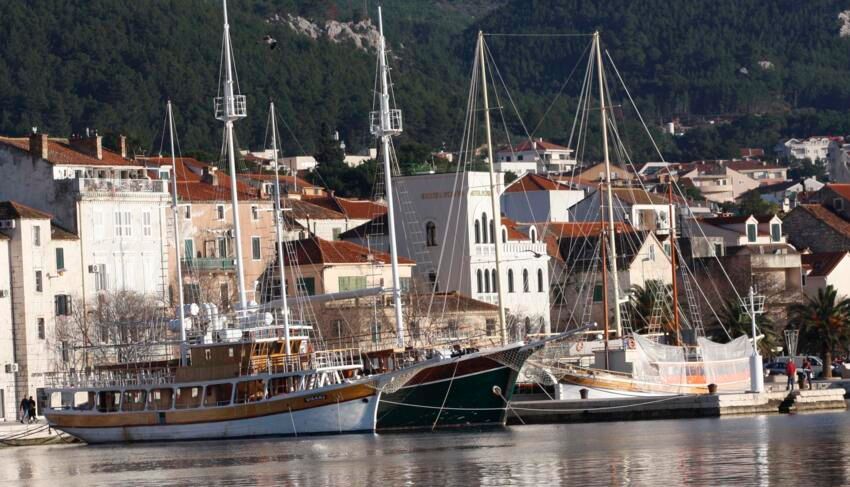 Besplatna turistička tura kroz Makarsku u sklopu projekta "Upoznaj svoju zemlju''