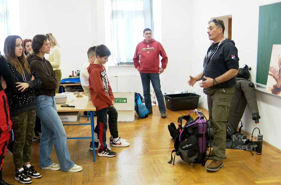 Ronioci osnovnoškolcima dočaravali čaroliju mora i morskih stanovnika