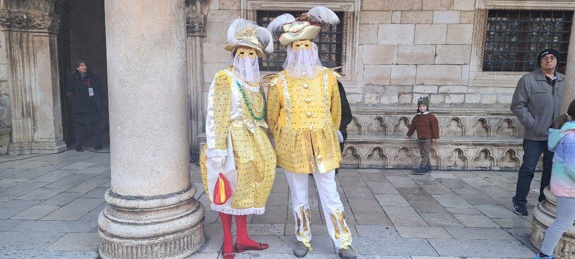 FOTO Otvorenje Dubrovačkog karnevala 2023. uljepšale gostujuće karnevalske skupine