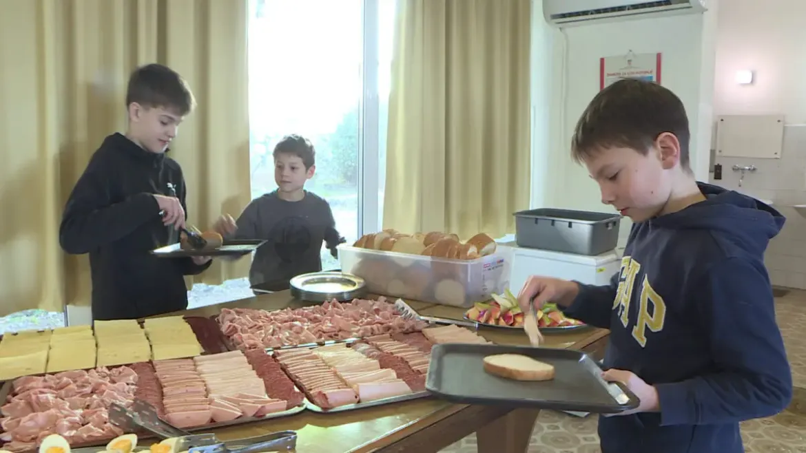 VIDEO U Lovranu učenici marende biraju sa švedskog stola: "Meni je ova marenda jedan od najboljih trenutaka u danu"!