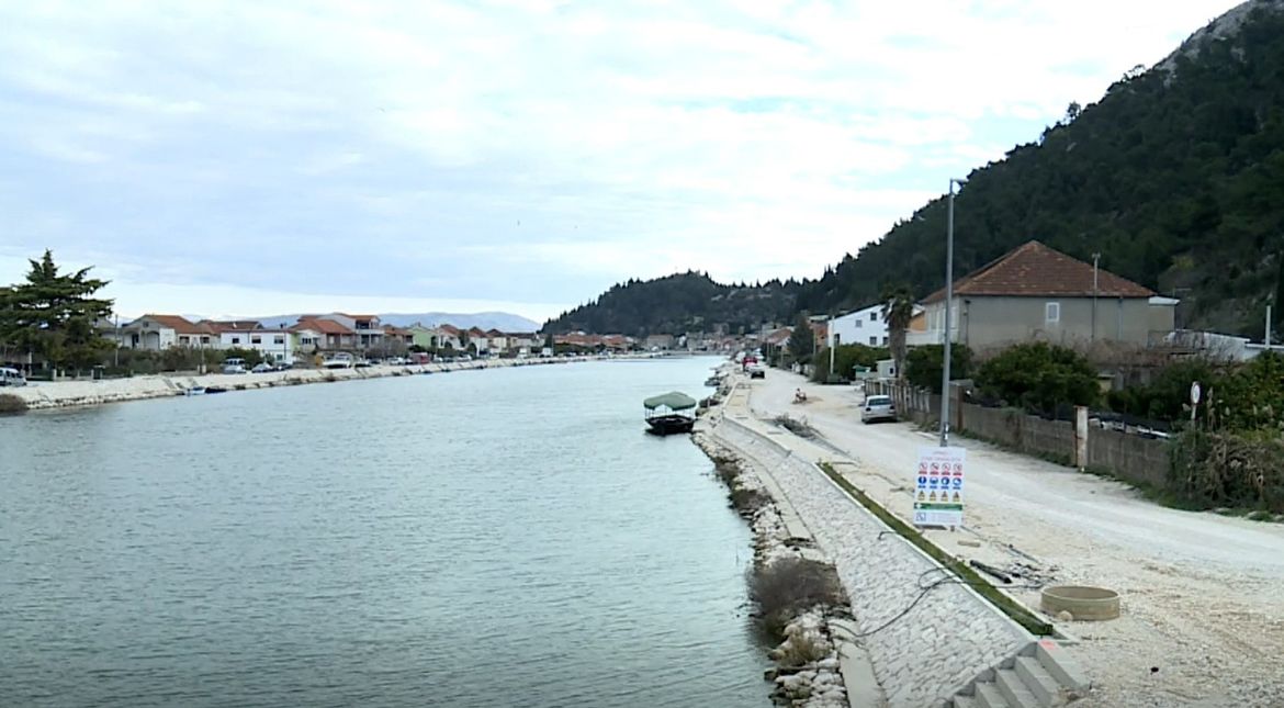 Ni nakon 5 godina nisu završeni radovi na uređenju obale Male Neretve