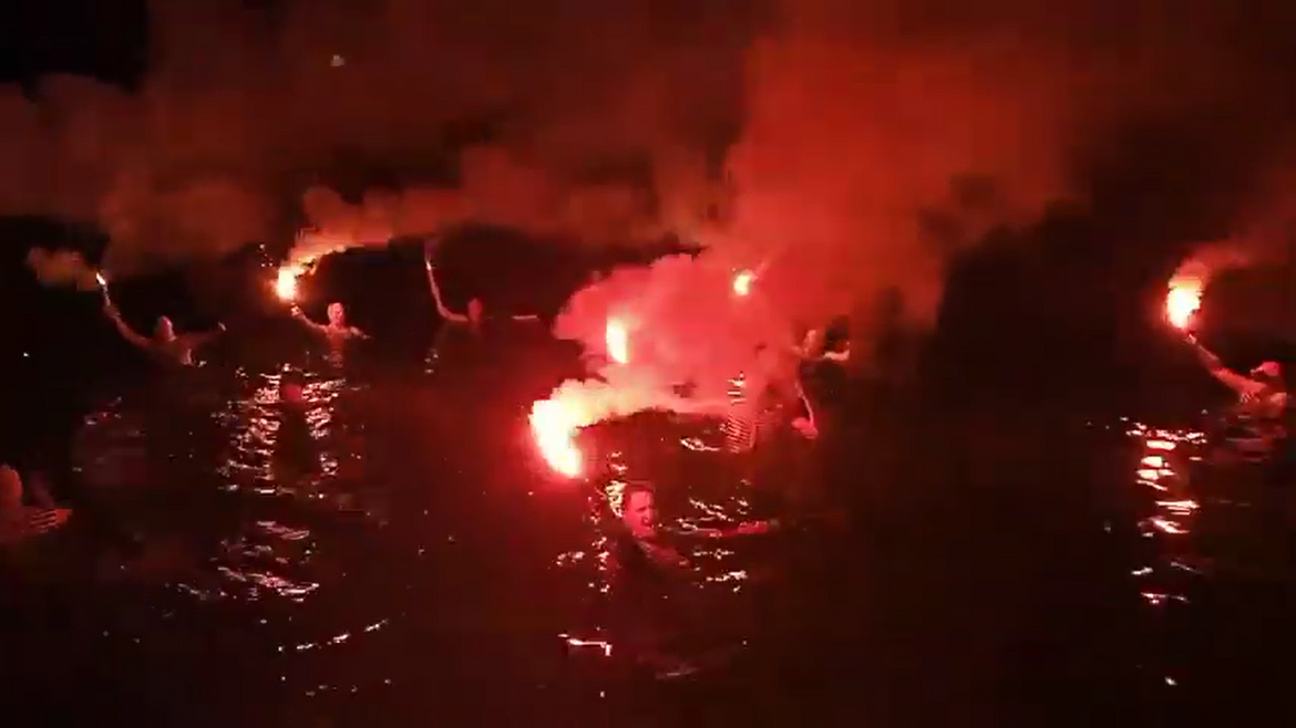 VIDEO Opatijski kukali morskom bakljadom odaslali pozdrav proljeću