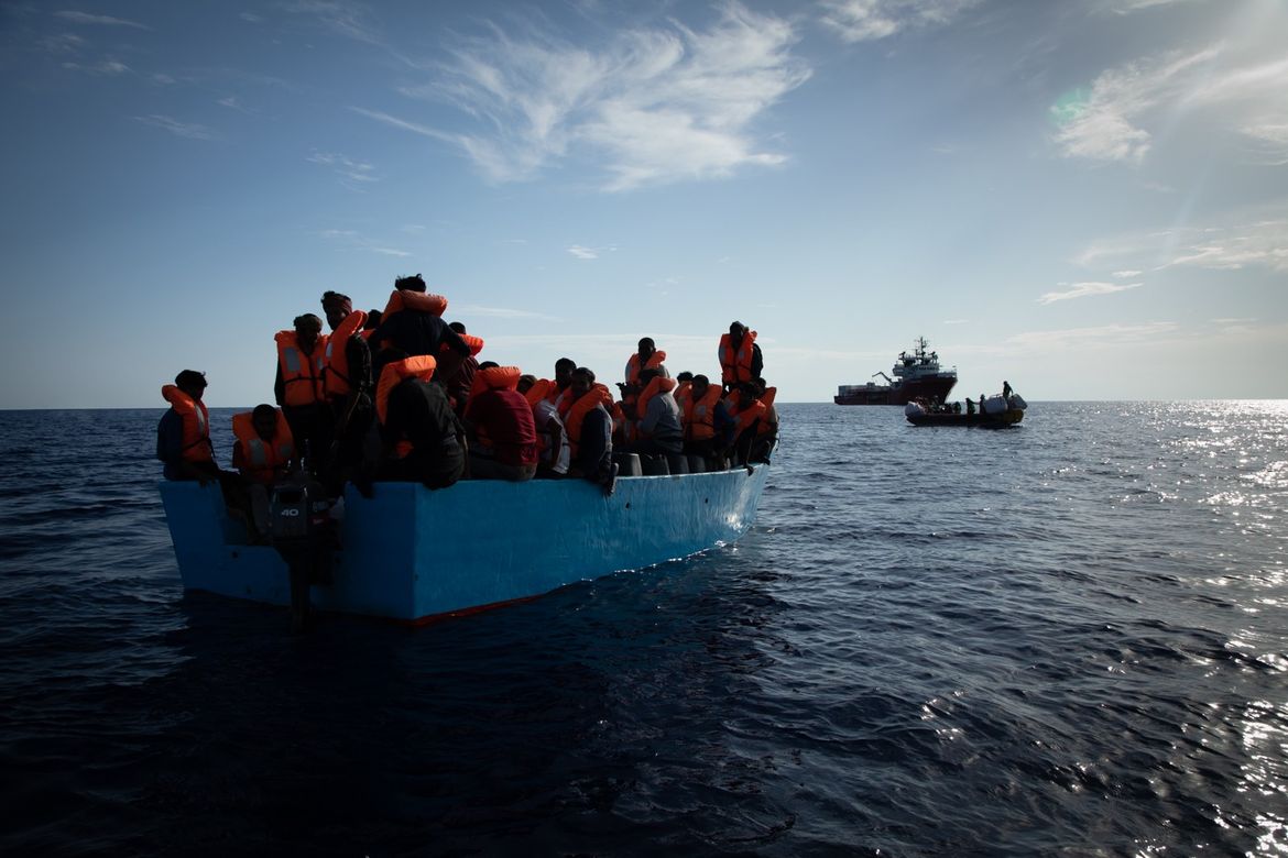 NAJMANJE 27 MIGRANATA POGINULO Trpaju ih u nesigurna plovila od zavarenih željeznih ploča