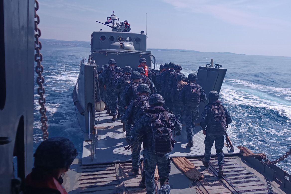 FOTO Provedene godišnje obučne aktivnosti postrojbi HRM-a