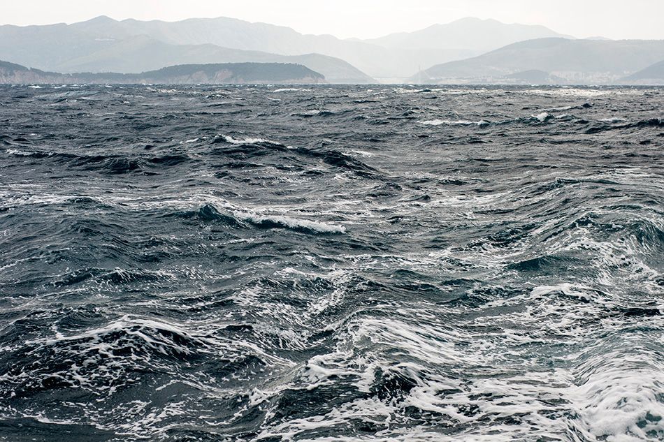 Jako jugo na cijelom Jadranu, u prekidu neke linije prema Kvarneru i Elafitima