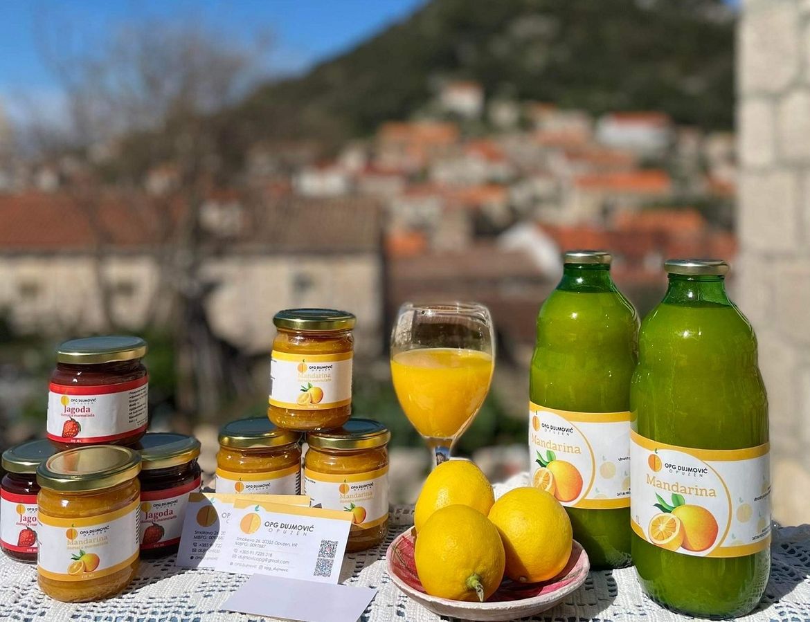 Jedemo lokalno, plešemo svjetski: Sajam vina, okusa i mirisa Dalmacije