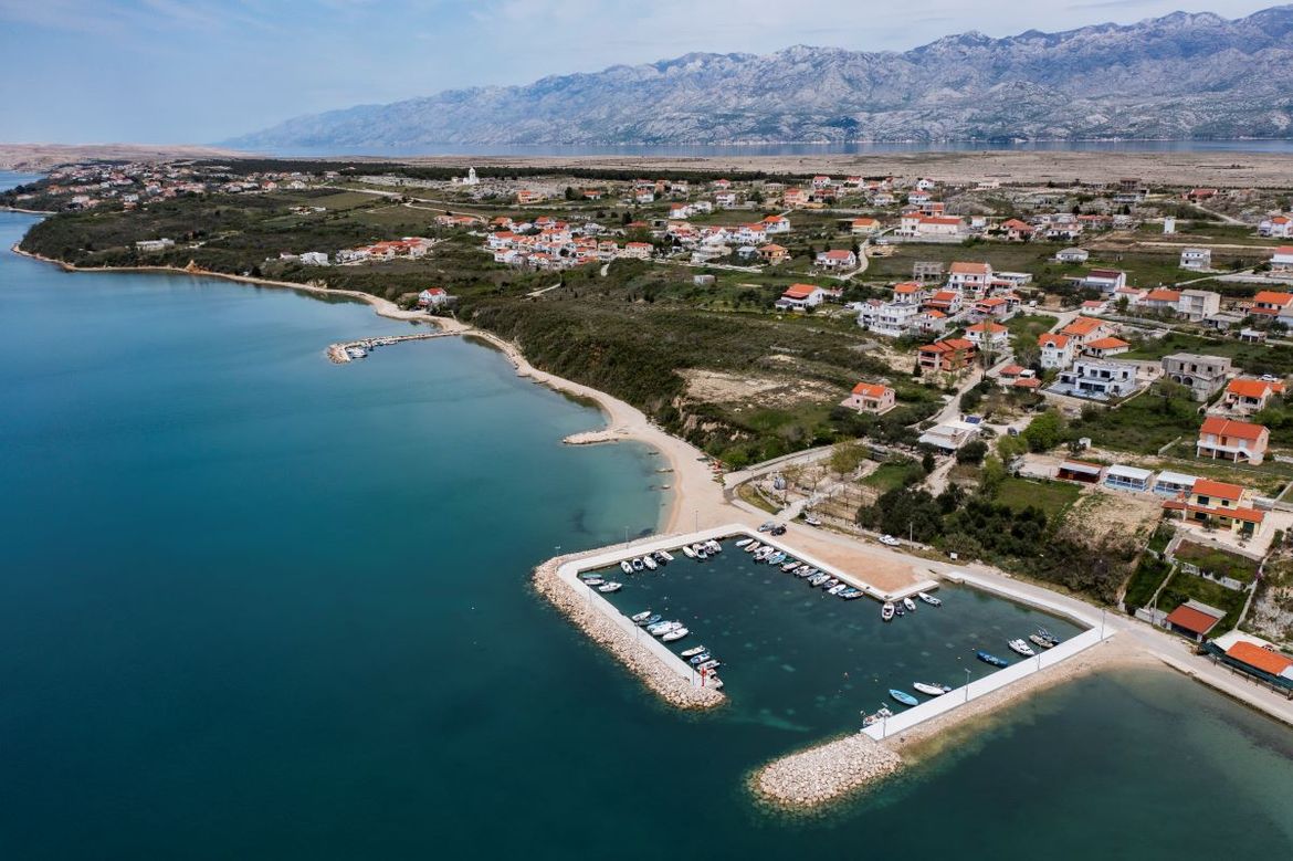 FOTO Obnovljena luka u mjestu Rtina kod Ražanca, donosimo snimke