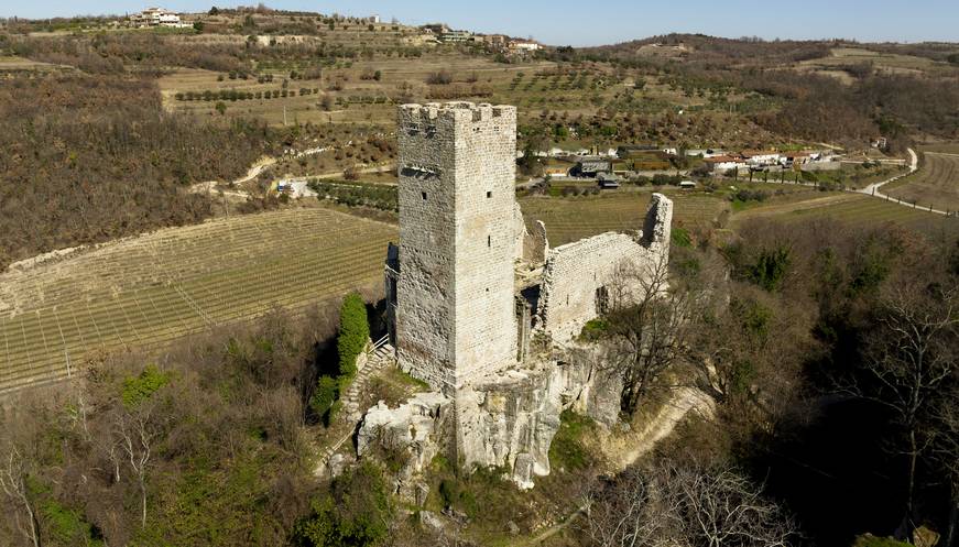 Istarski kašteli: njihovi feudalni gospodari, arhitektura, svakodnevica