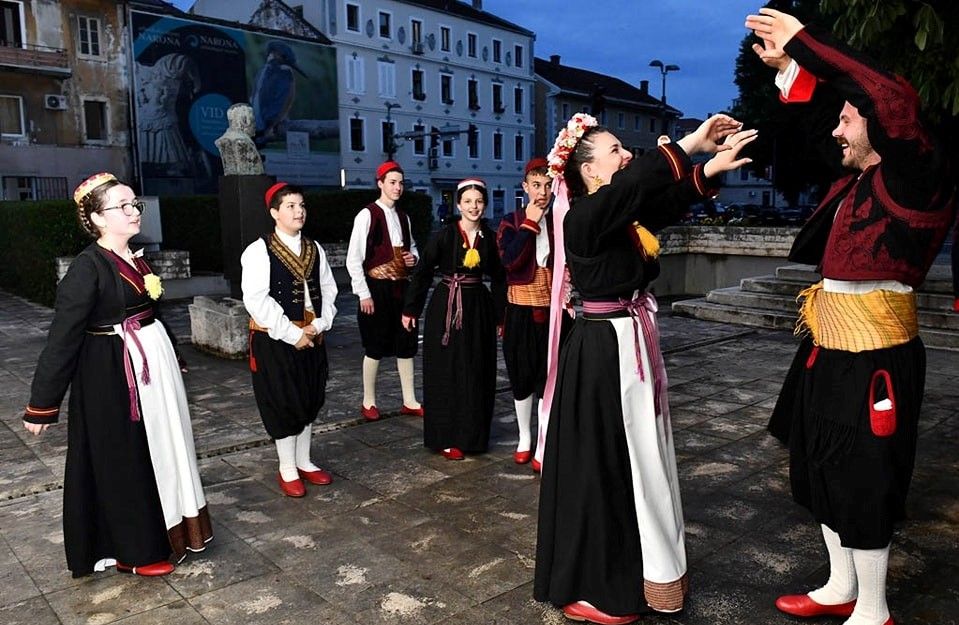 NA NERETVU MISEČINA PALA Proteklog je vikenda Metković živio tradiciju