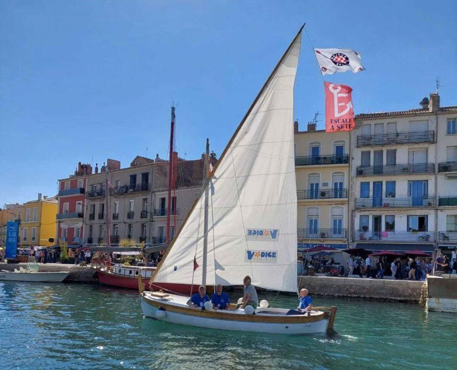 Gajeta Mila, nakon sudjelovanja na Festivalu u Morbihanu, vratila se u šibenski arhipelag