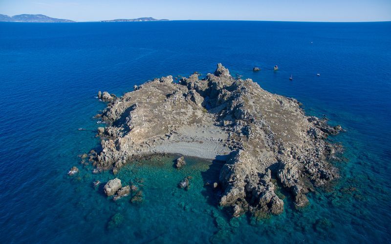 JASTOŽERE Prirodni bazeni ispunjeni morem na Brusniku