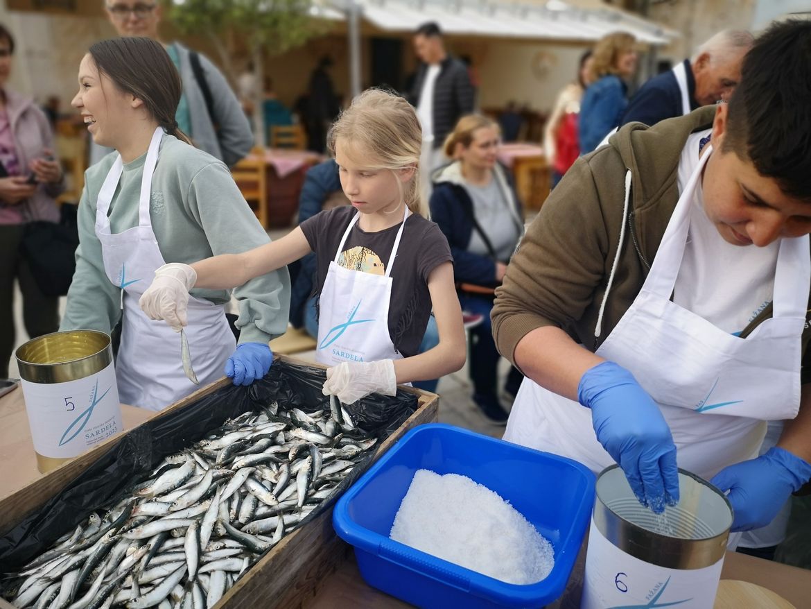 VIDEO Fažanska škola soljenja srdela postala punoljetna