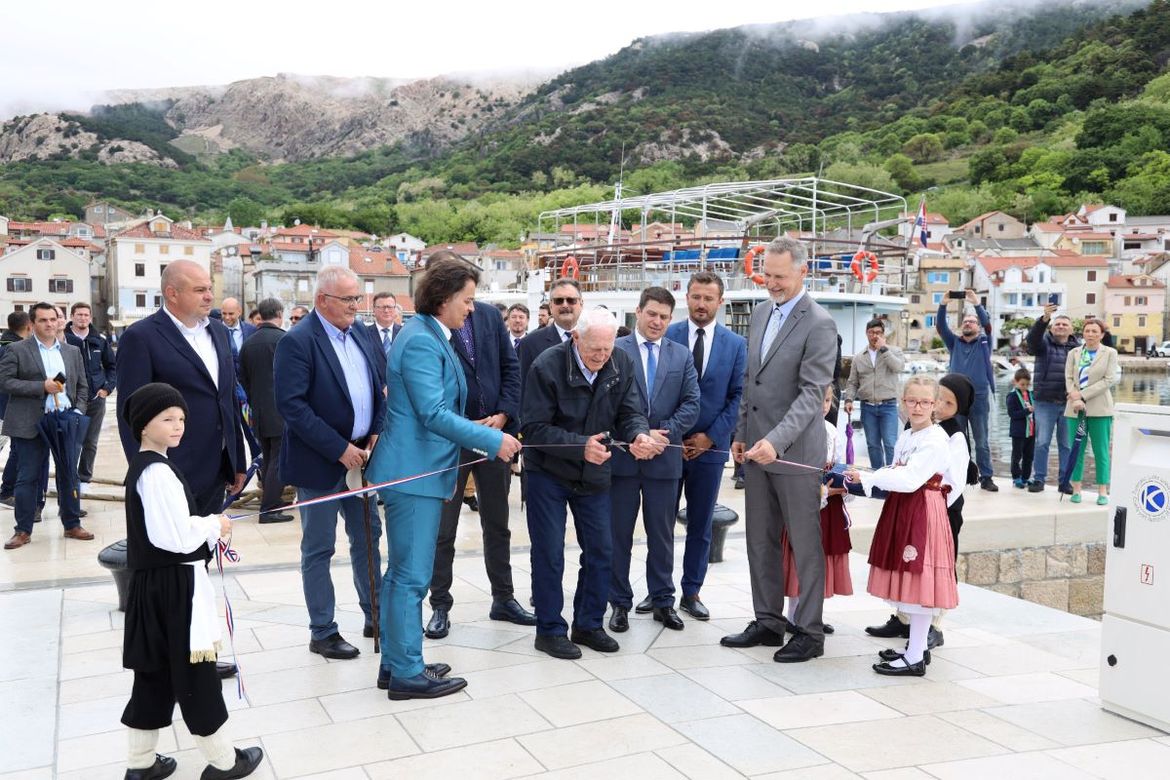 Službeno zaključeni radovi na EU projektu "Dogradnja luke Baška"