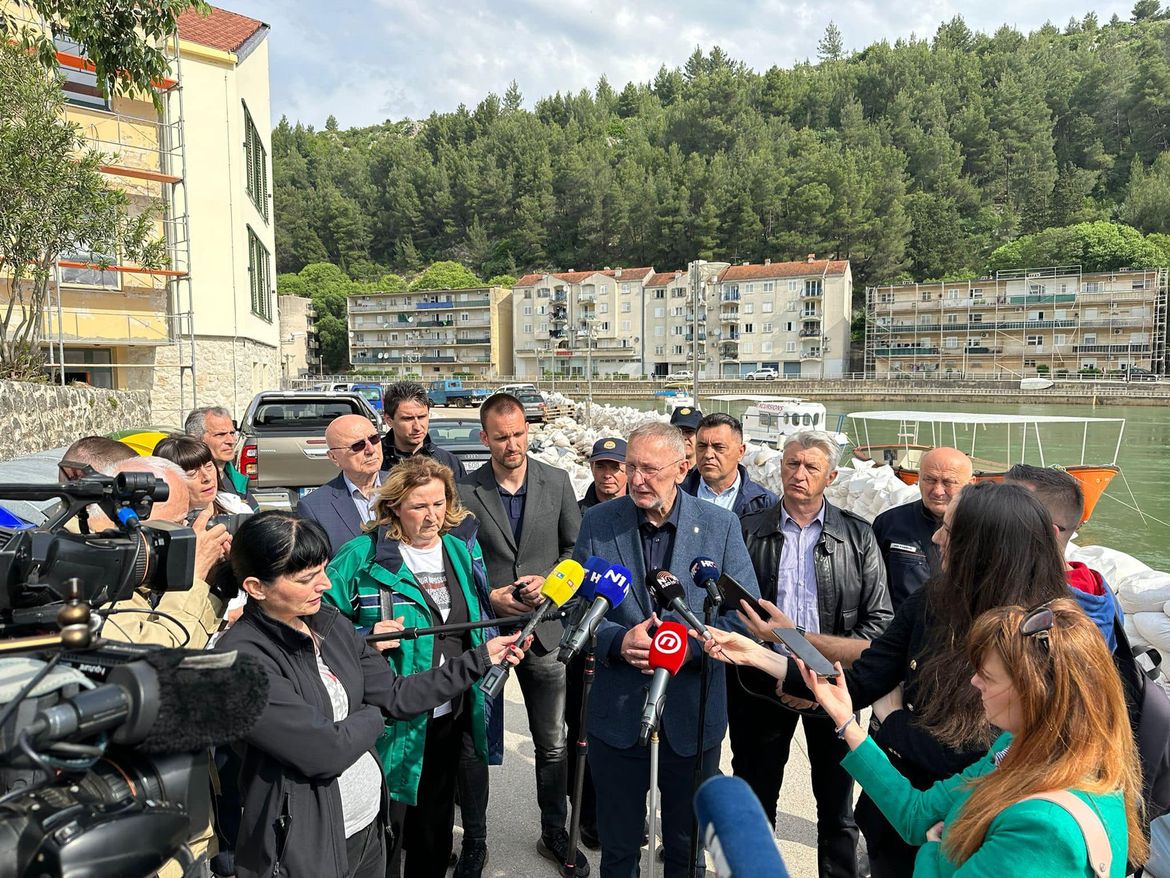 Božinović u Obrovcu: "U Hrvatskoj nemamo nijednu žrtvu poplava i to je posljedica dobre organizacije"