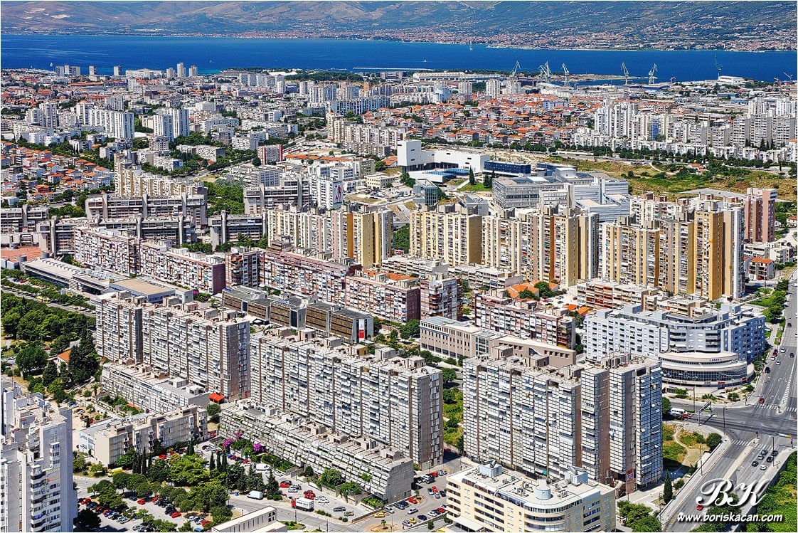 Zbog velikog broja gotovinskih transakcija sektor nekretnina je pod posebnim nadzorom