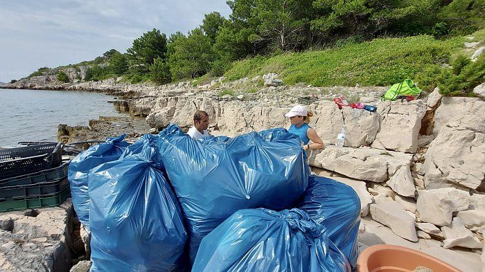 Prikupljeno 5 kubika otpada u PP Telašćica