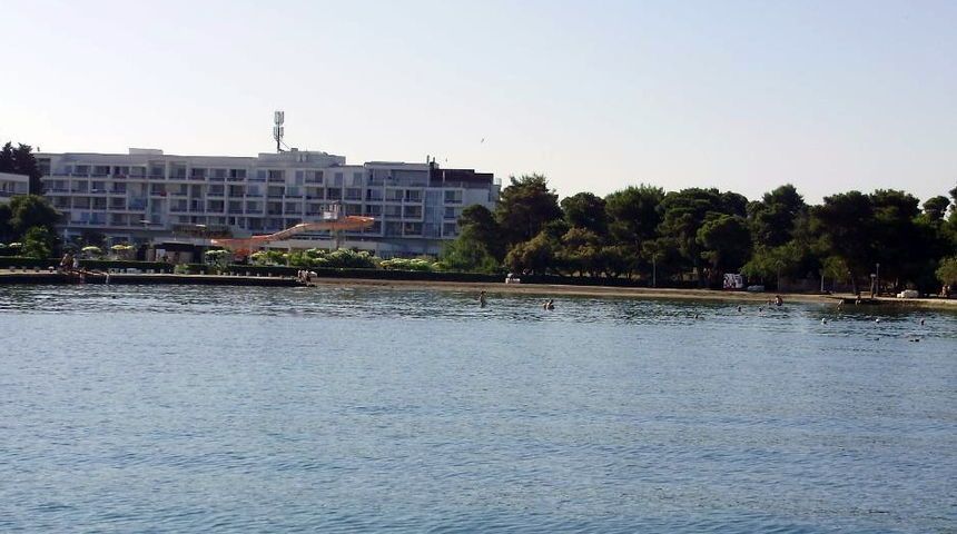 Djeca i odrasli se razboljeli nakon kupanja na zadarskoj plaži