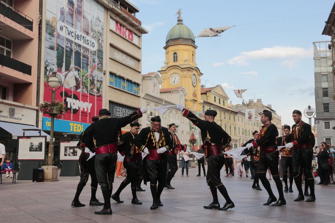 FOTO Dani sv. Vida u Rijeci: Nastupi Bokeljske mornarice, Gradske glazbe, podjela rižota od liganja...