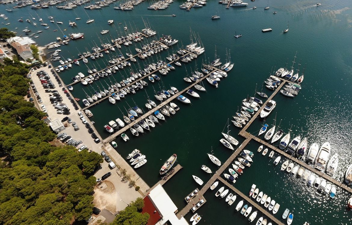 Vremešni Talijan pokušao ukrasti jedrilicu od nekoliko stotina tisuća eura s Bunarine u Puli