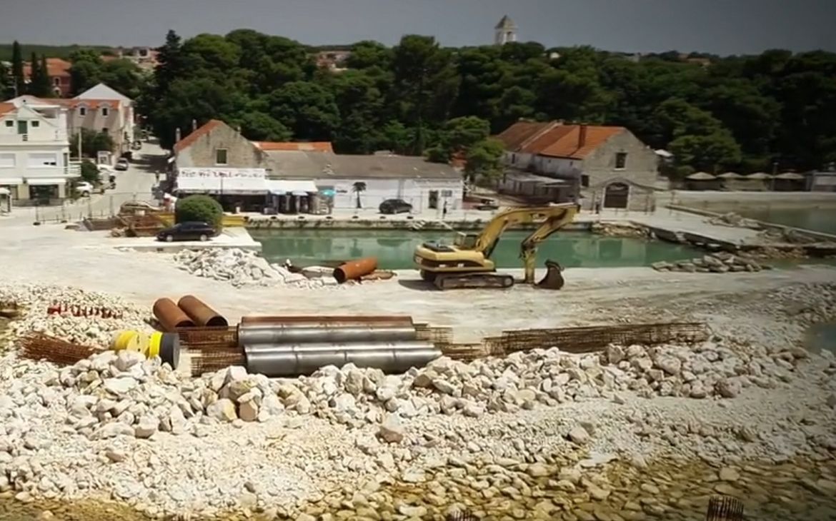 Općina Sveti Filip i Jakov protuzakonito betonira terasu - Butković im poručio: "Nitko nije iznad zakona!"