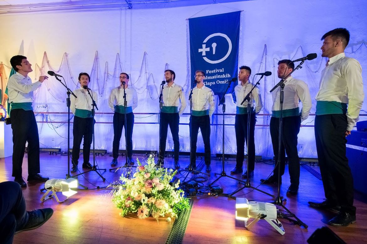 Klapa Kana G. iz Zagreba najbolji debitant omiškog Festivala