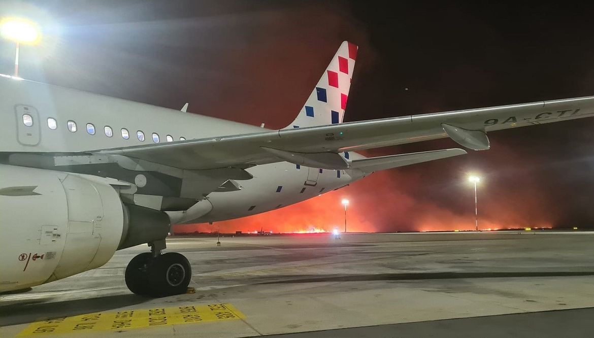 POTRESNE SCENE IZ ITALIJE - U vatrenom obruču zahvaćen i zrakoplov Croatia Airlinesa