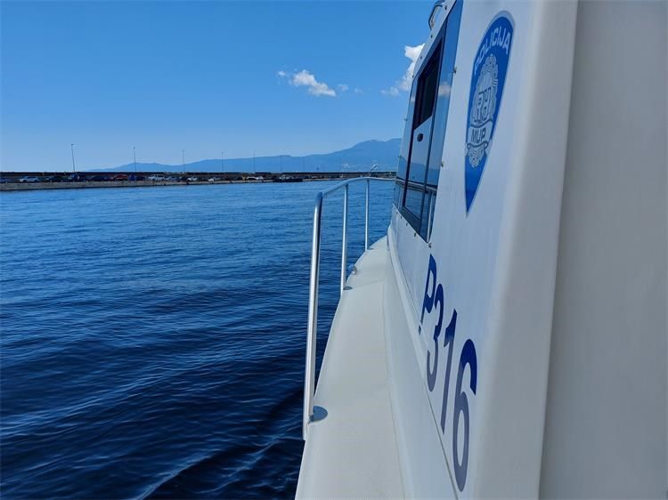 Pomorska policija na Kvarneru kaznila 22 stranca zbog nedozvoljenog glisiranja!