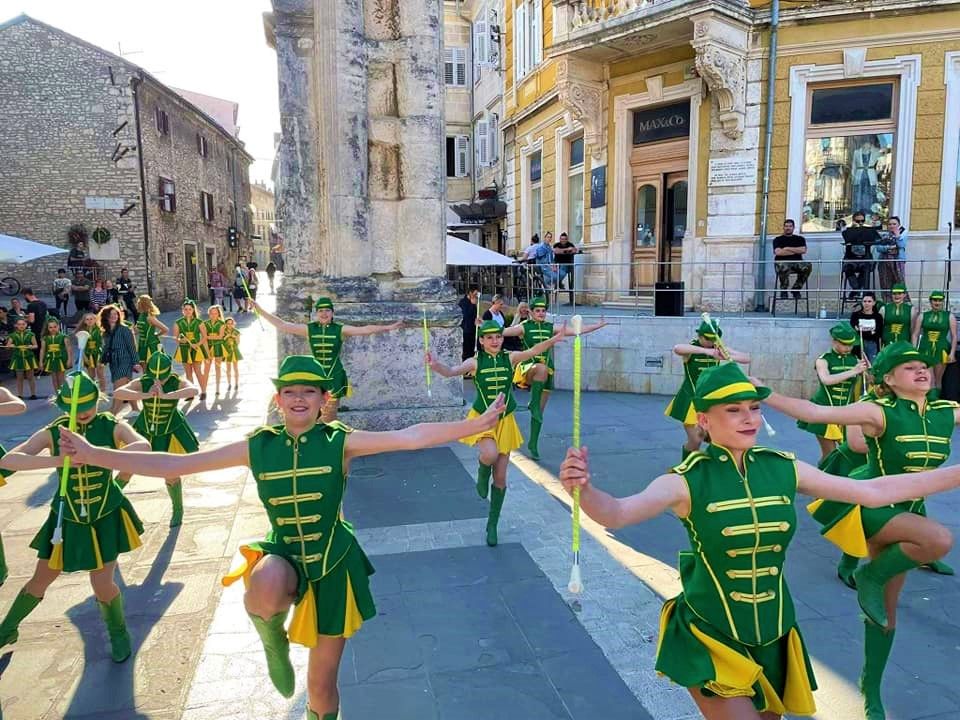 Pulske i Barbanske mažoretkinje očarale svojim plesom