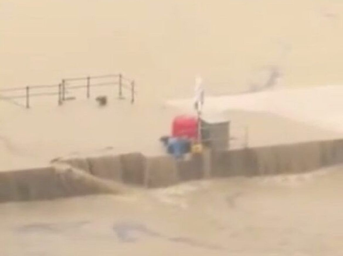 VIDEO Nakon oluje more kod Lovrana potpuno promijenilo boju