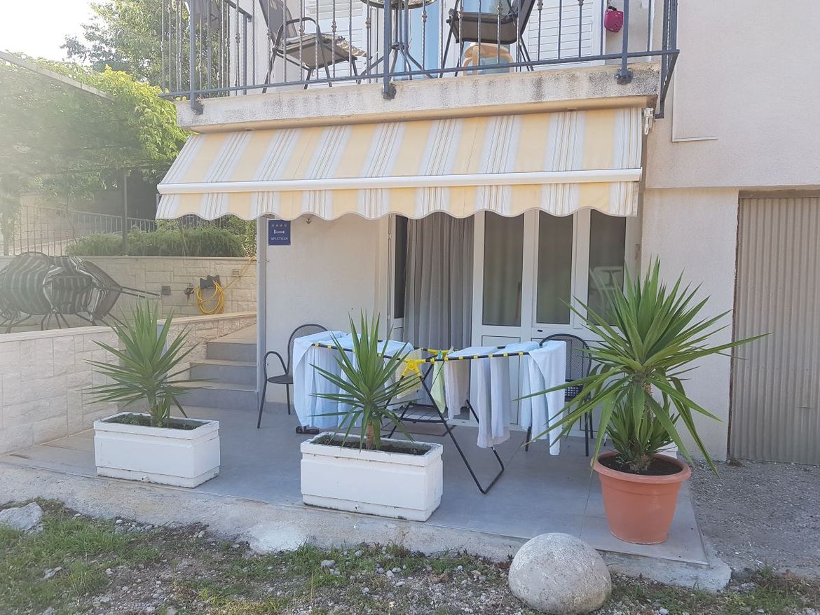 Od garaže na Hvaru napravila apartman i zauzela javnu površinu: "Ima li kraja uzurpiranju javnog dobra na kopnu i moru?