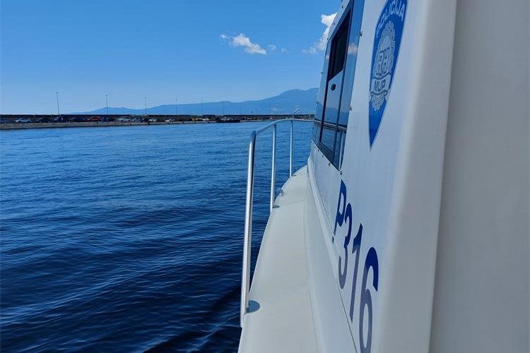 Riječka pomorska policija spasila dvoje Talijana i troje domaćih