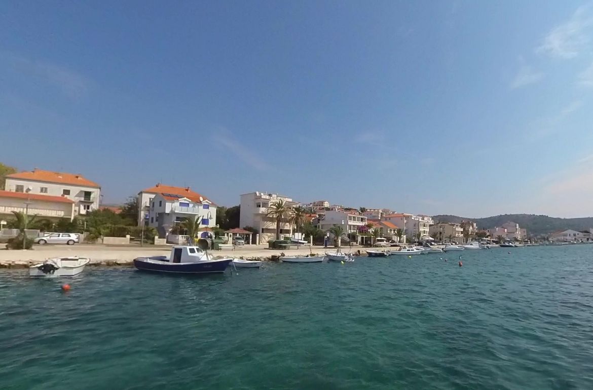 Slovencu u Rogoznici oštećen gumenjak