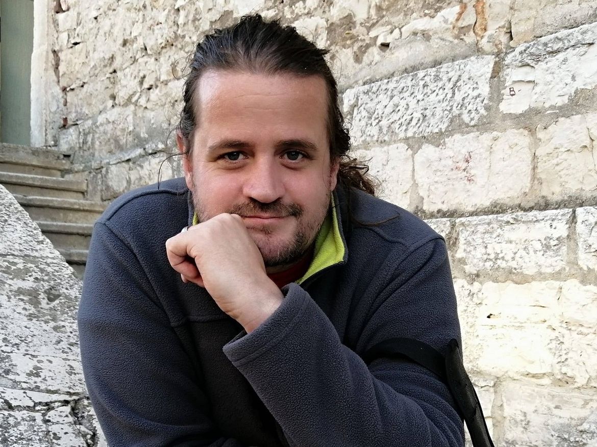 Pulski aktivist je u kritičnom stanju: “Na respiratoru je i u induciranoj komi”