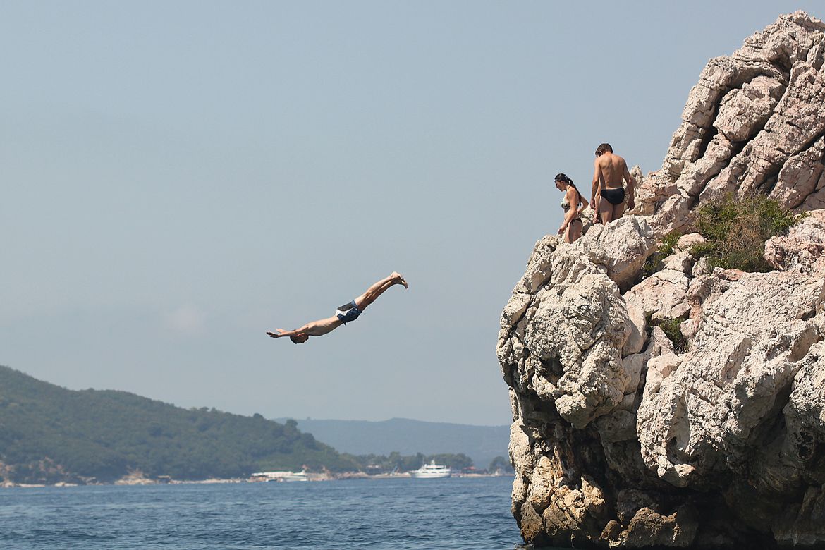 Nizozemka u Istri teško nastradala prilikom skoka u more