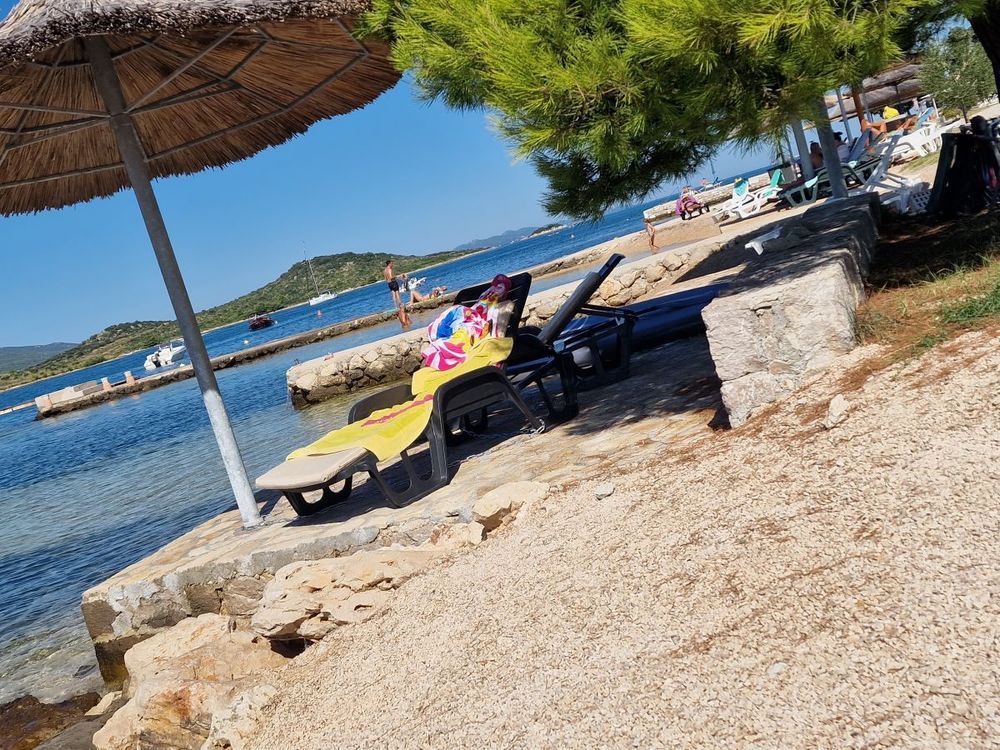 TURANJ Novi sukob s austrijskim  bračnim parom zbog mjesta na plaži