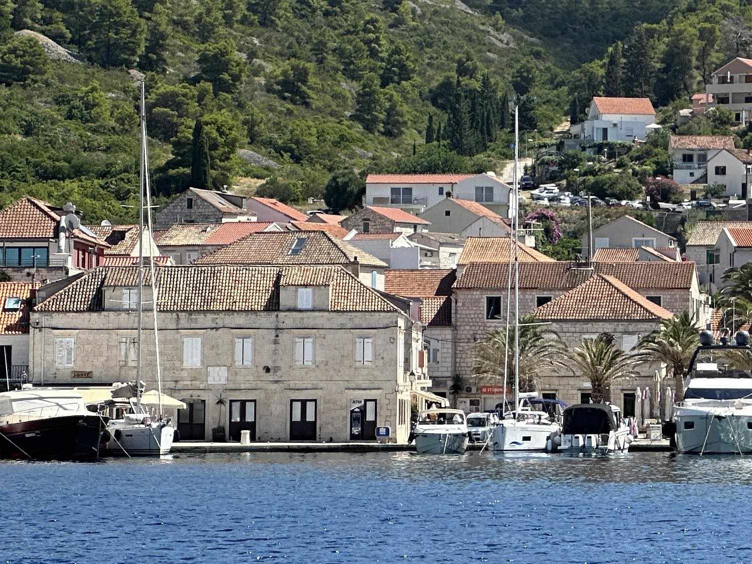 Ministarstvo turizma: "Pokrenut je izvanredan nadzor nad radom Turističke zajednice Vis!"