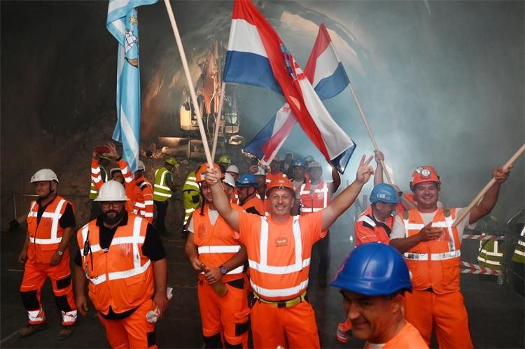 Probijena druga cijev tunela Učka - Plenković: "Nova kvaliteta života za Istarsku i Primorsko-goransku županiju"