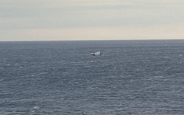 VIDEO Više kajaka se prevrnulo kod Dubrovnika - U tijeku je velika potraga