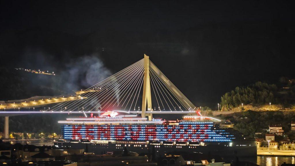 Kruzer ispisao simpatičnu poruku dubrovčanima