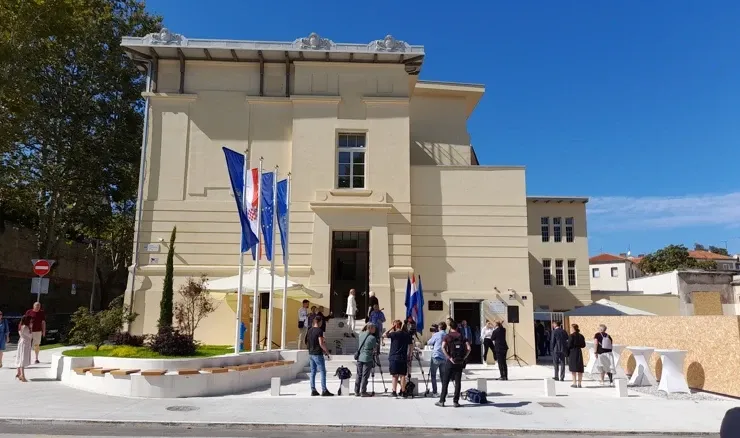 Obnovljena zgrada Tehničke škole u Zadru - Od ponedjeljka u njoj sociolozi, psiholozi i antropolozi