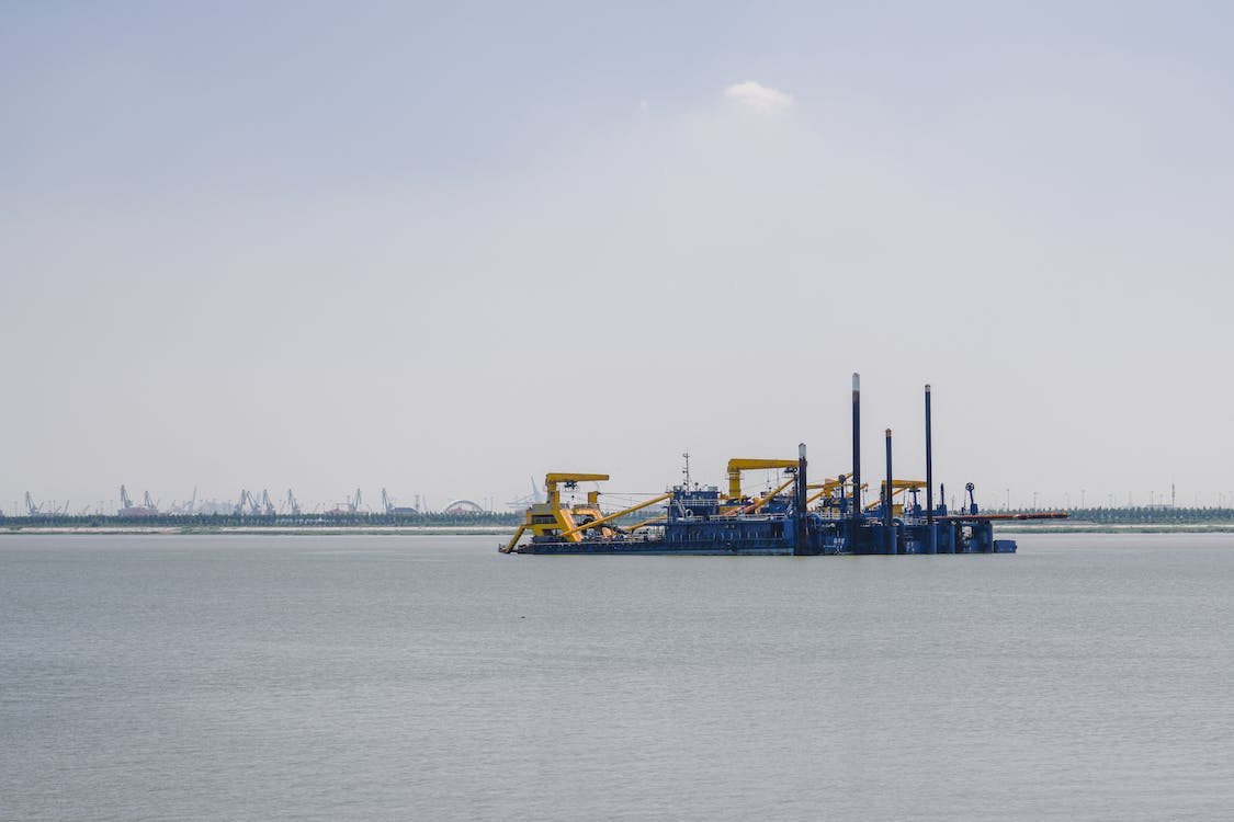 OPEC smanjuje proizvodnju nafte - Cijena nafte na tržištu varira