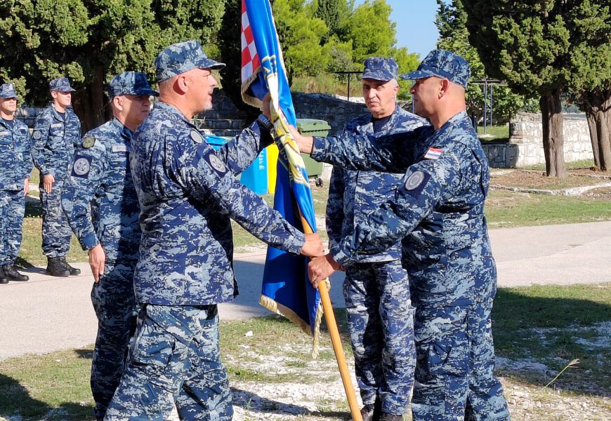 Primopredaja dužnosti zapovjednika 2. divizijuna Obalne straže RH