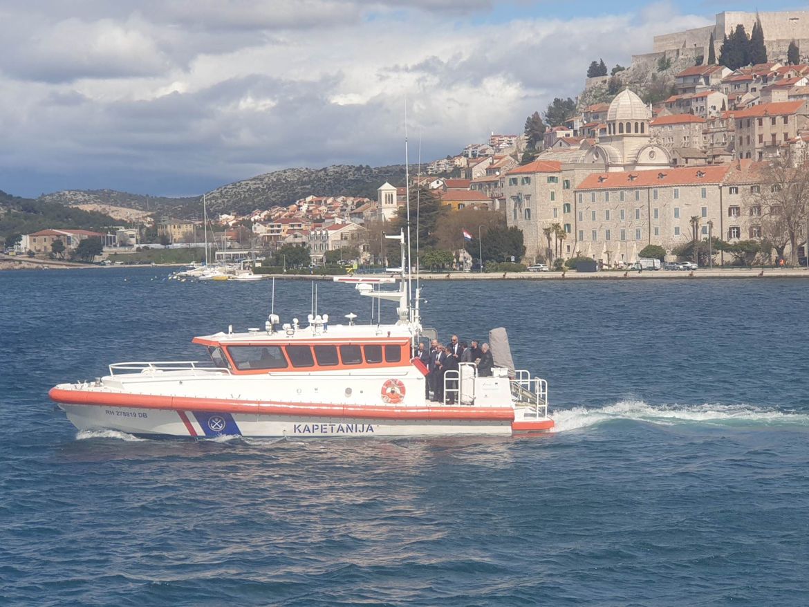 Sutra u Šibeniku primopredaja petog od šest brzih brodica za hitnu medicinu
