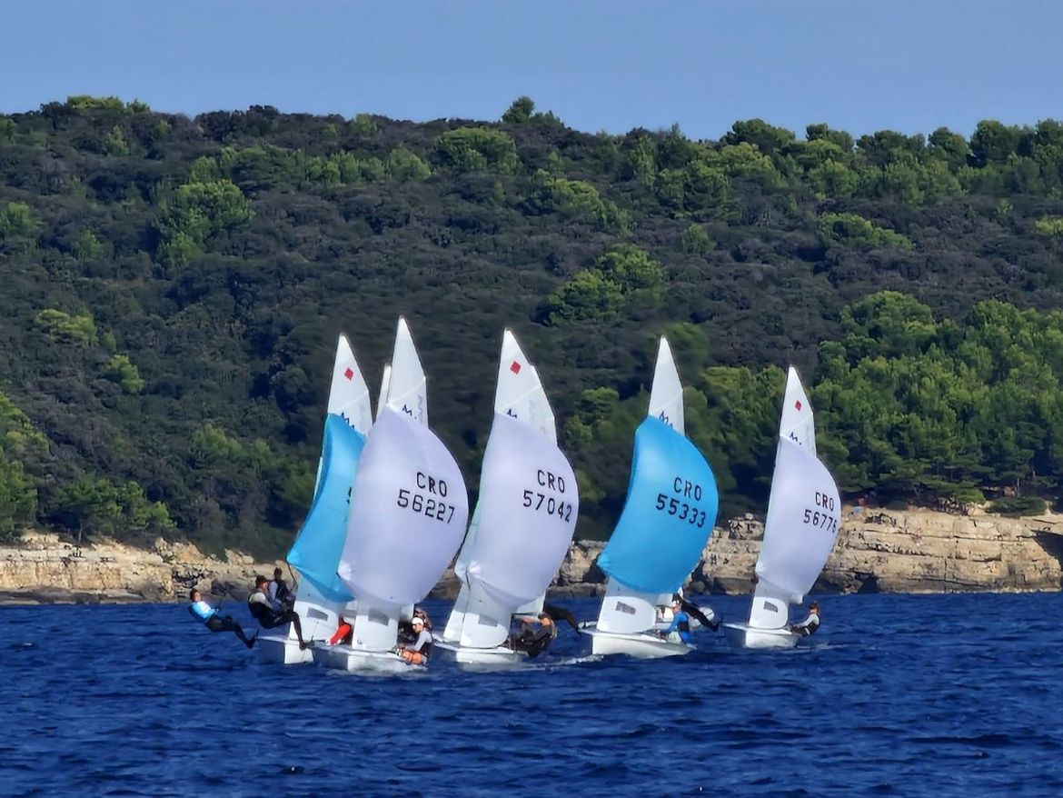 Prvenstvo Hrvatske u klasi 420 - U vodstvu Petešić - Gambiraža