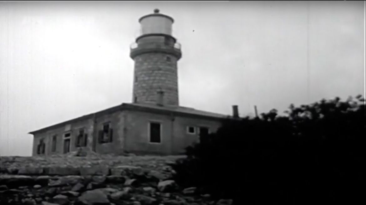 Lastovo, Smoje i lanternisti: "Nije baš lako naći čovjeka koji će gotovo čitav svoj život provesti pustinjački"