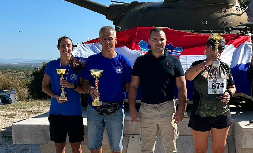 OD BOKANJCA DO DRAČEVCA Ljiljana Mišlov Brkić i Dragan Romić pobjednici utrke Linijom obrane grada Zadra