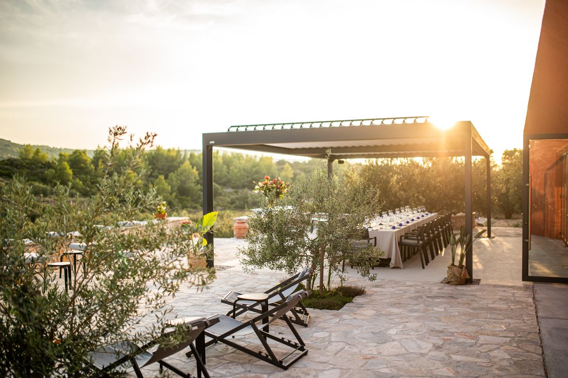 Neobična manifestacija na Hvaru - Pozdrav ljetu i dobrodošlica svježim maslinovim uljima