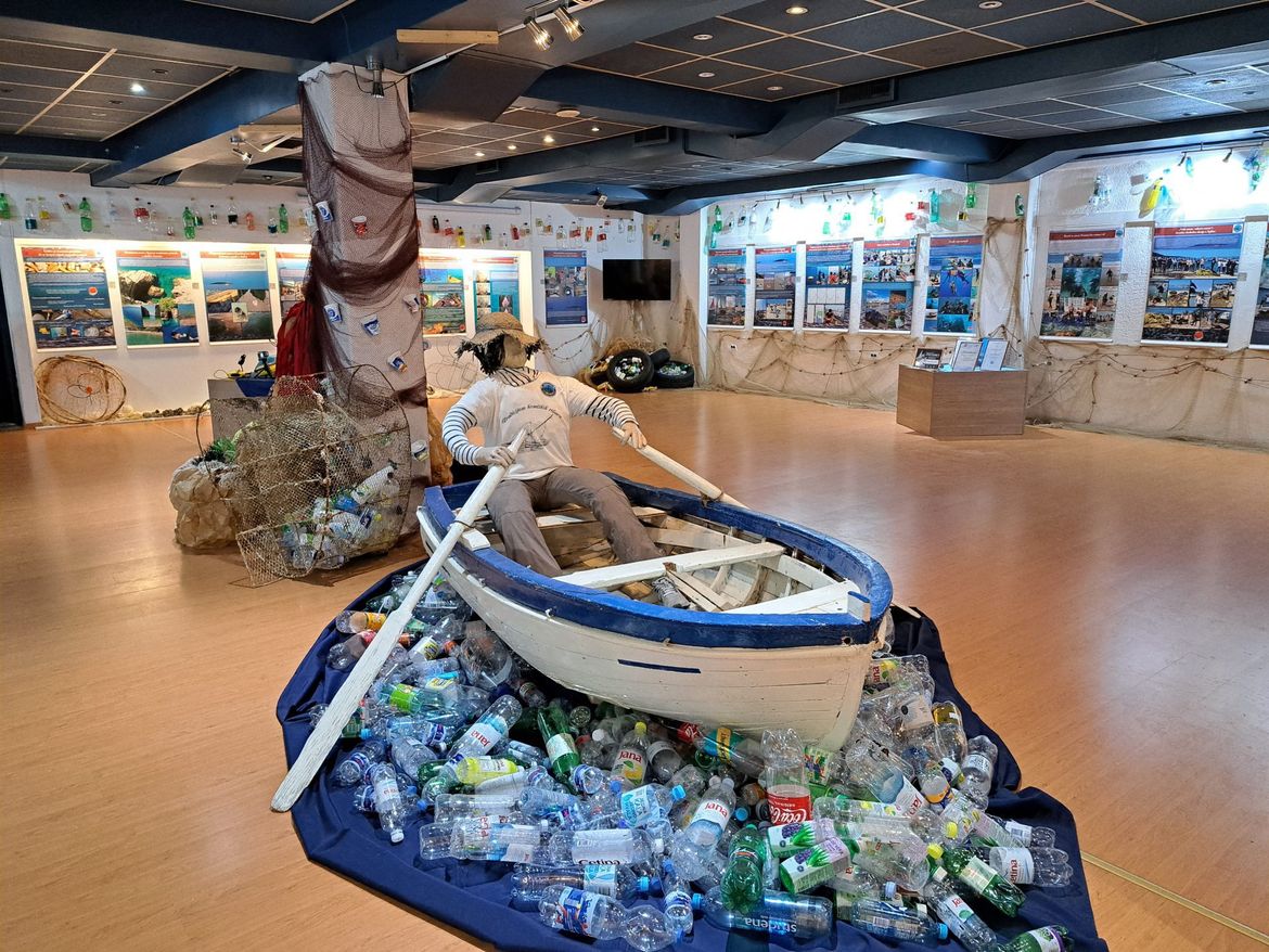 Izložba "Postani čuvar Jadranskog mora" učenika Pomorske škole iz Splita upozorava koliko ozbiljno moramo čuvati Jadran