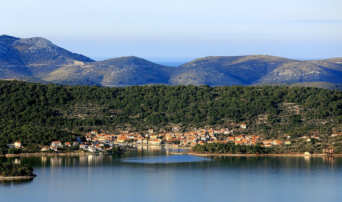 Nesigurni poslovi, mala satnica, teškoće života na otoku - Profesori se sve teže odlučuju doći raditi u školu na Ižu
